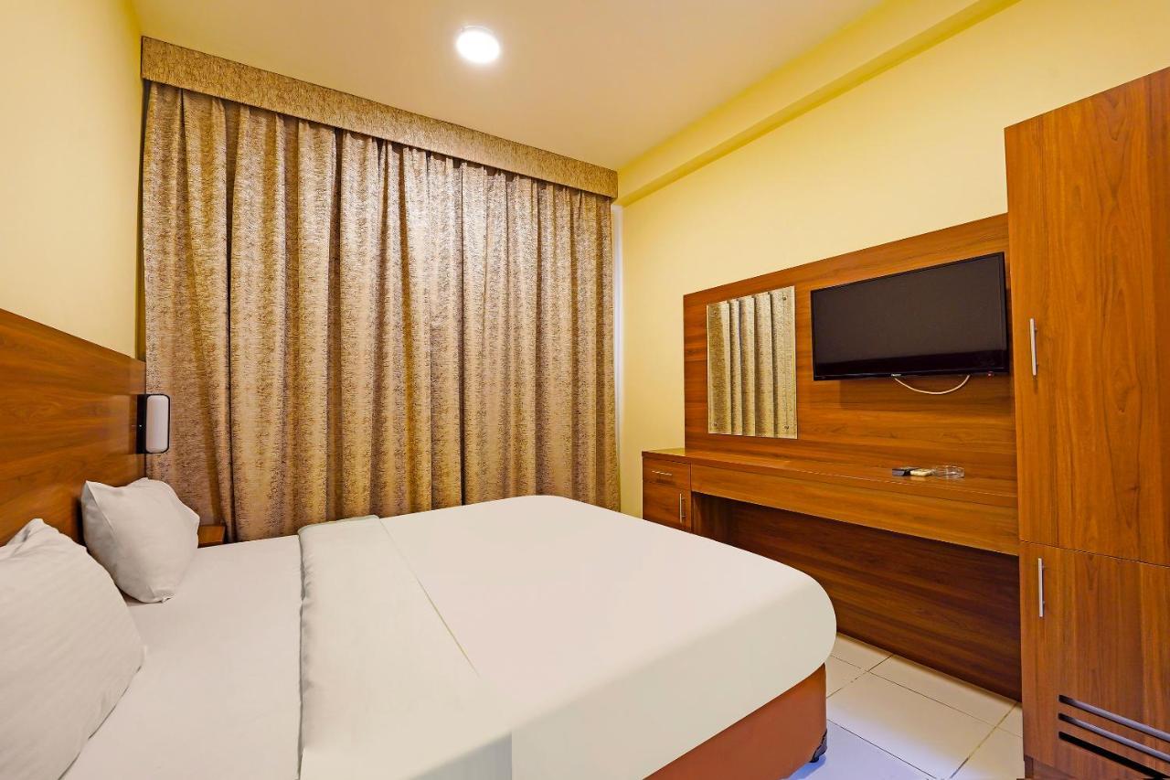 Oyo 925 Emirates Hotel ดูไบ ภายนอก รูปภาพ