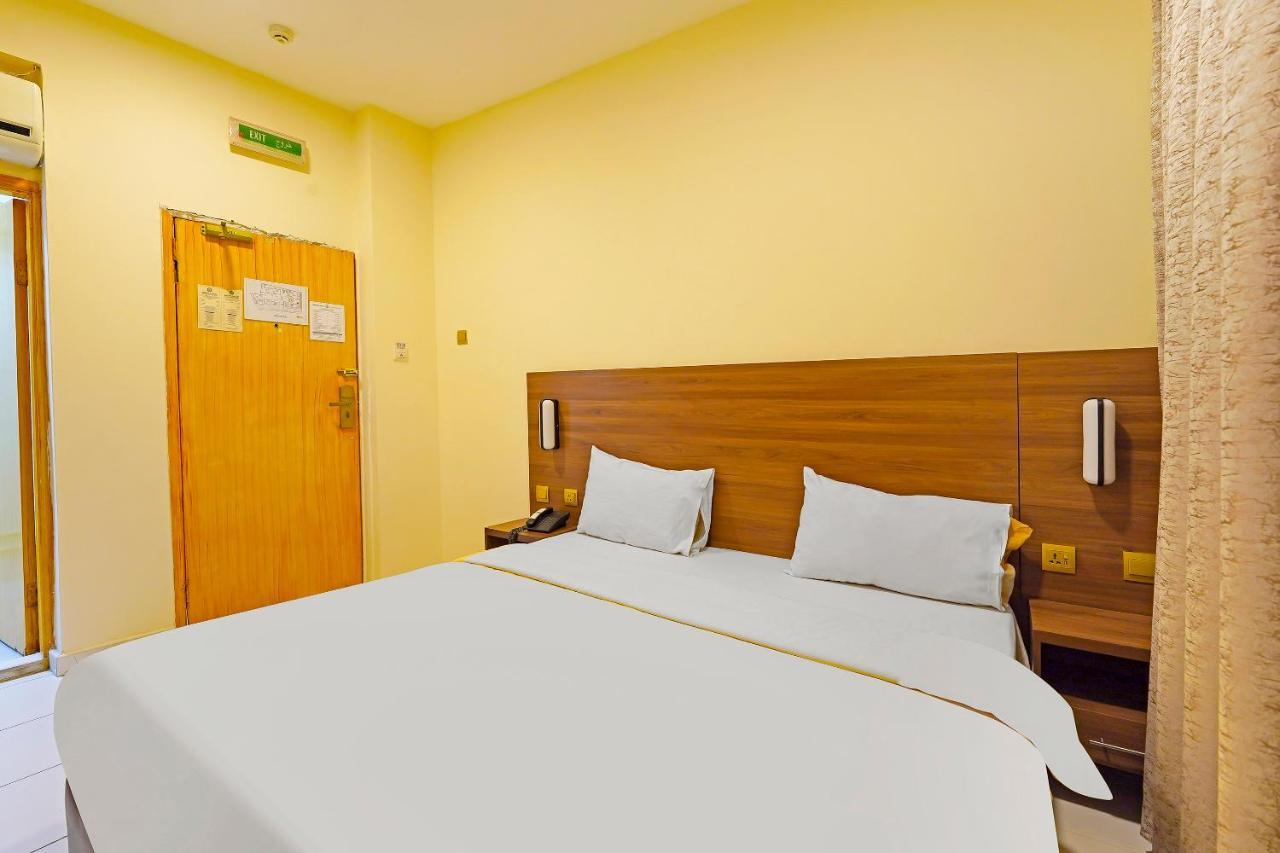 Oyo 925 Emirates Hotel ดูไบ ภายนอก รูปภาพ